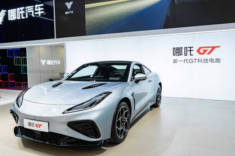 东莞石龙镇盛隆鑫企业管理咨询哪吒汽车在智能汽车领域的表现，领途汽车在新能源汽车市场中的影响力