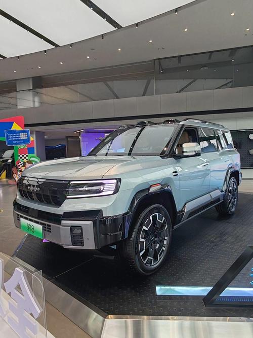 东莞石龙镇盛隆鑫企业管理咨询比亚迪方程豹硬派越野的爆款，英菲尼迪35周年与你共成长
